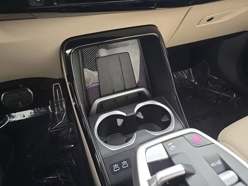 Used 2025 BMW X2 xDrive28i w/ Technology Package image 26