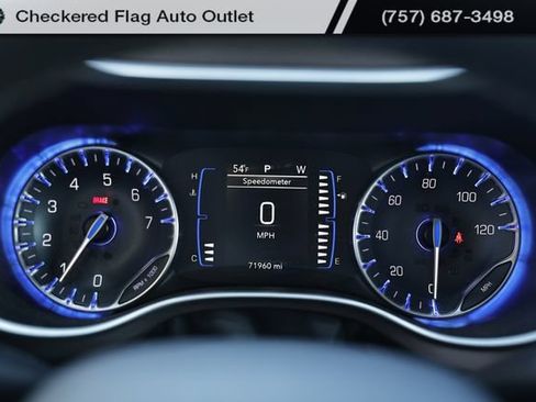 Used 2022 Chrysler Voyager LX FWD image 32
