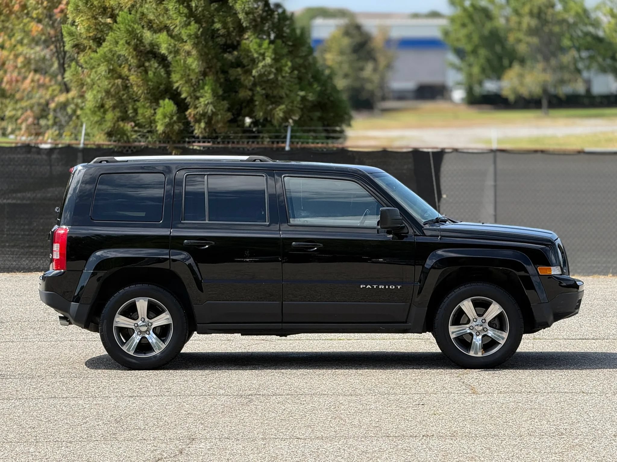 Used 2017 Jeep Patriot High Altitude AWD/4WD image 7