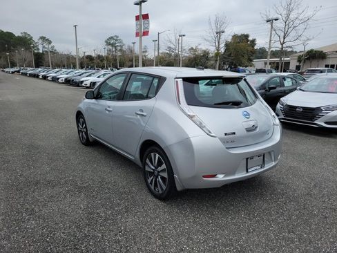 Used 2015 Nissan Leaf SL w/ Premium Package image 3
