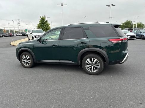Used 2025 Nissan Pathfinder SL AWD/4WD image 15