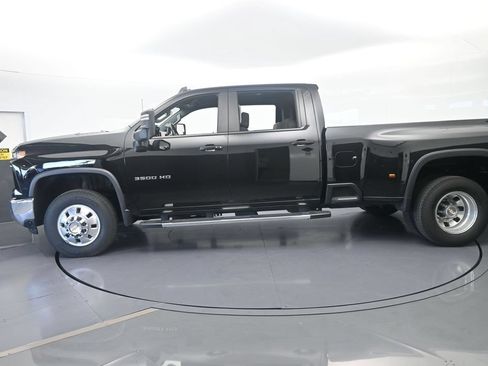 Used 2026 Chevrolet Silverado 3500 LT AWD/4WD image 3