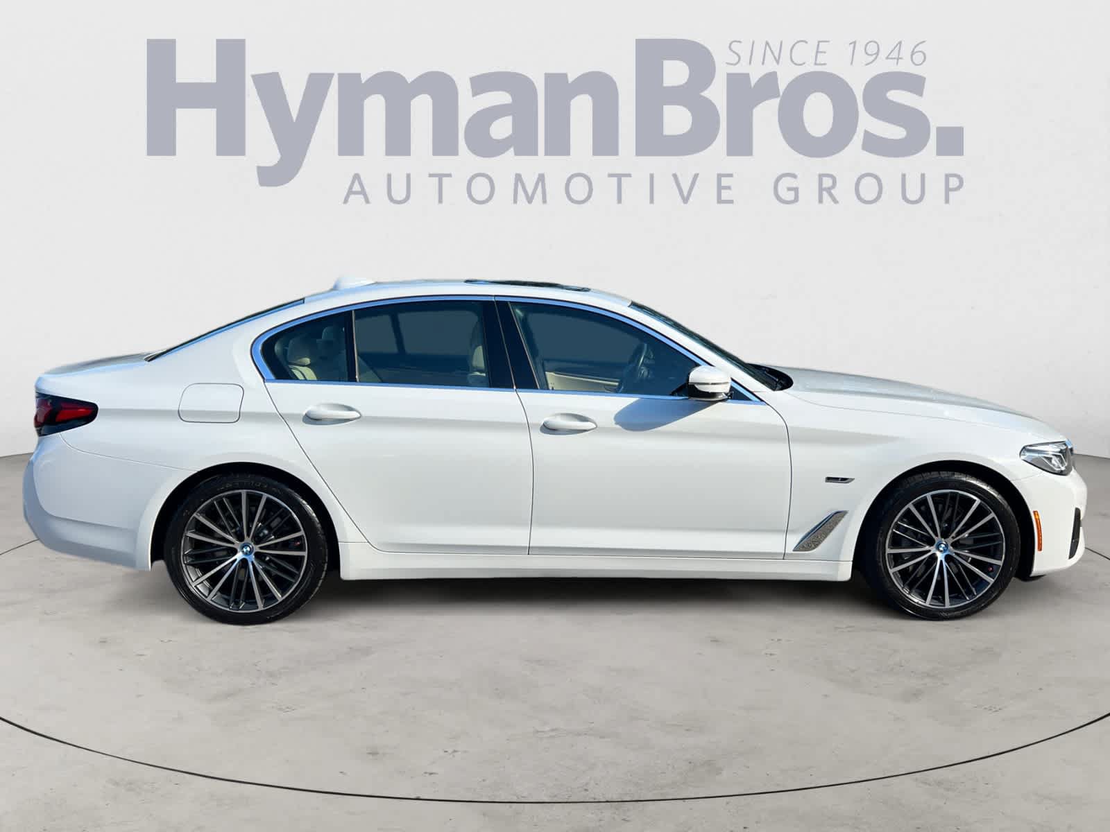 Used 2023 BMW 530e RWD image 2