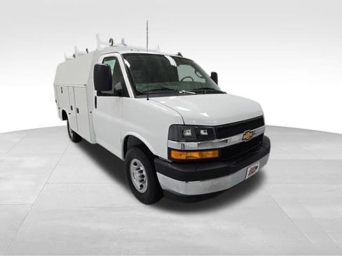 New 2026 Chevrolet Express 3500 w/ Power Convenience Package RWD image 7