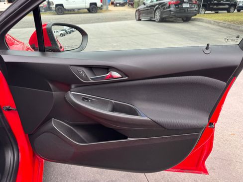 Used 2017 Chevrolet Cruze LT w/ Convenience Package image 18