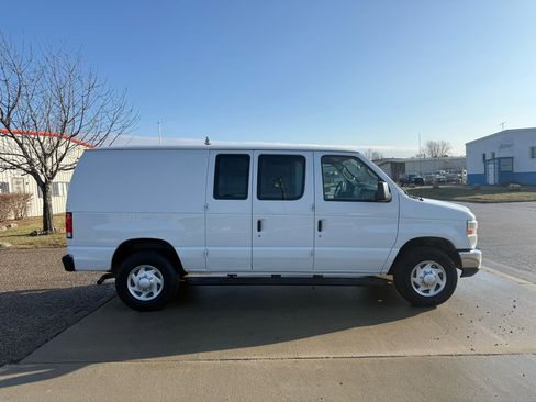 Used 2014 Ford E-250 and Econoline 250 w/ Power Group image 1