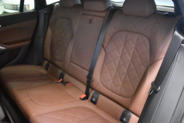 Used 2023 BMW X6 xDrive40i w/ M Sport Package AWD/4WD image 7