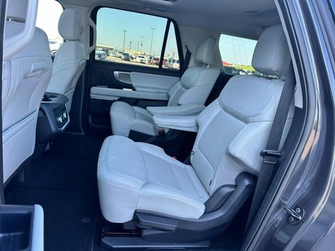 Used 2025 Ford Expedition Max Platinum w/ Driver's Package AWD/4WD image 12