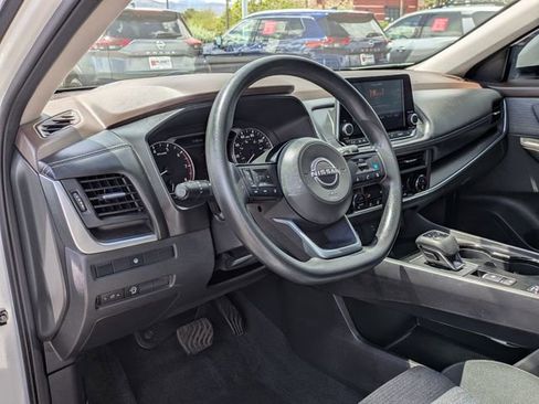 Certified 2023 Nissan Rogue SV FWD image 11