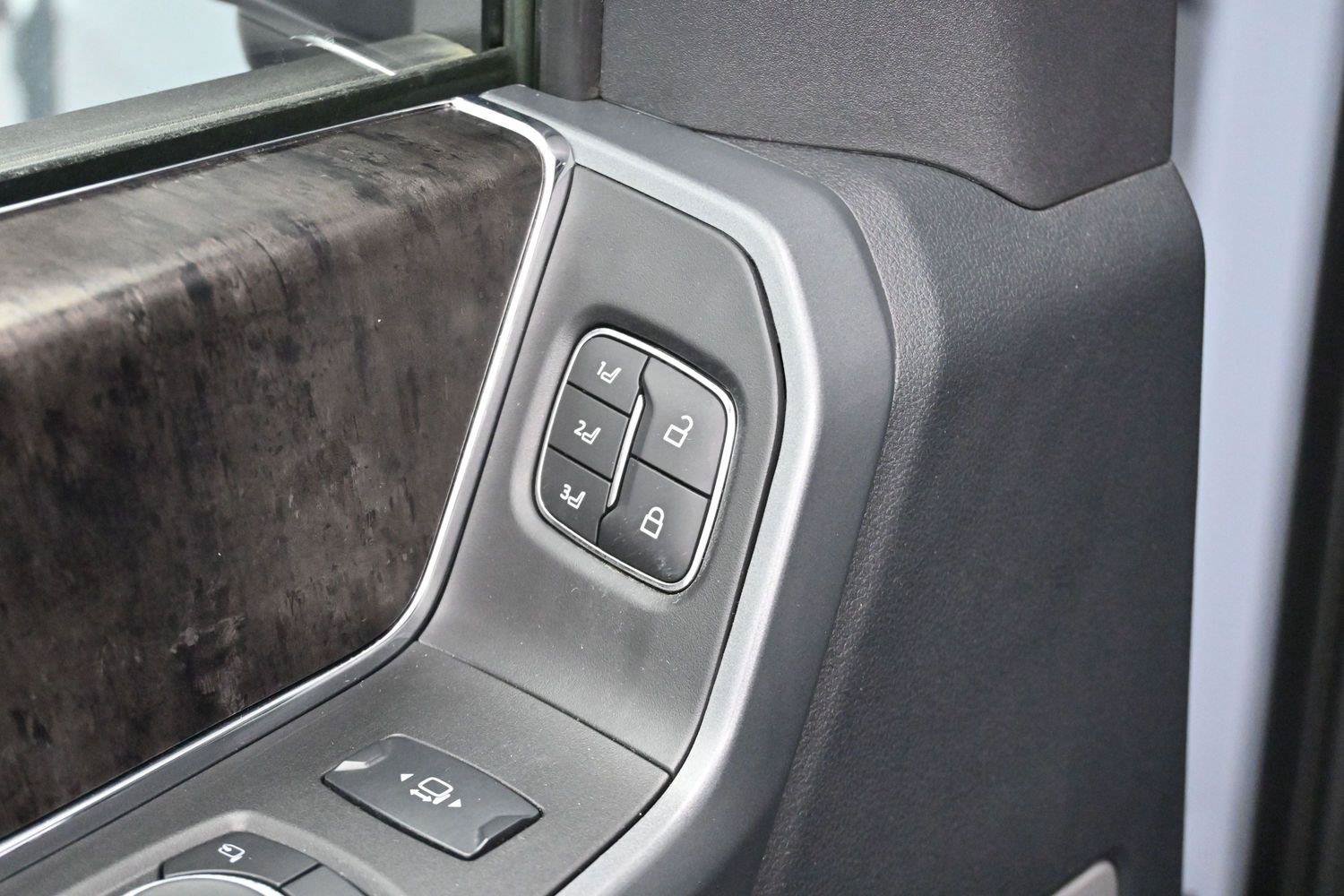 Used 2024 Ford F250 Lariat w/ Lariat Ultimate Package AWD/4WD image 10