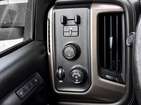 Used 2015 GMC Sierra 2500 Denali w/ Duramax Plus Package AWD/4WD image 35