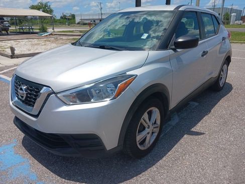 Used 2020 Nissan Kicks S FWD image 7