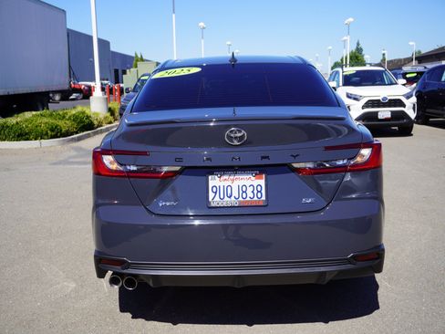 Used 2025 Toyota Camry SE FWD image 10