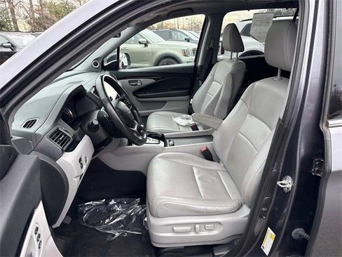 Used 2019 Honda Pilot Touring image 14