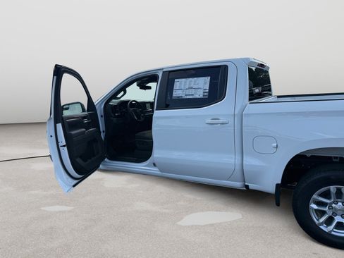 Used 2026 Chevrolet Silverado 1500 LT AWD/4WD image 11