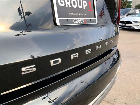 Used 2022 Kia Sorento S FWD image 31