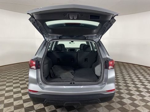 Used 2024 Chevrolet Equinox LS w/ Driver Confidence II Package FWD image 9