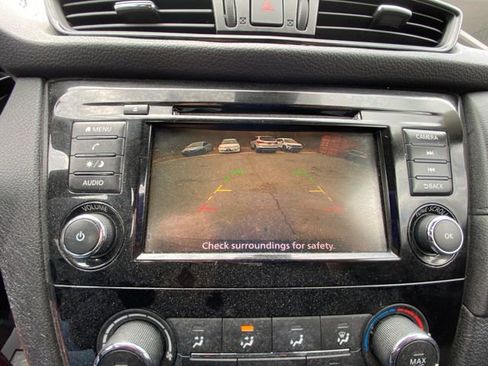 Used 2019 Nissan Rogue S image 25