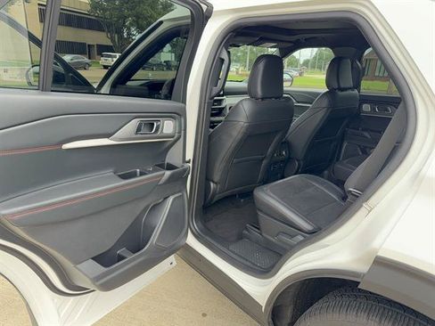 Used 2025 Ford Explorer ST w/ Sun And Sound Package AWD/4WD image 9