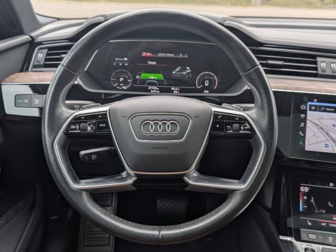 Used 2021 Audi e-tron Premium AWD/4WD image 20