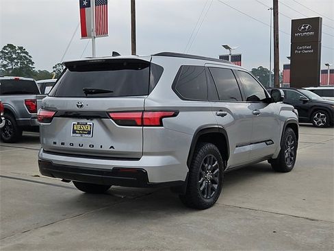 Used 2023 Toyota Sequoia Platinum image 5