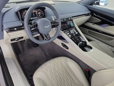 Used 2025 Aston Martin DB12 Coupe RWD image 3