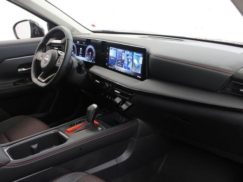 New 2026 Nissan Kicks SR w/ SR Premium Package image 24