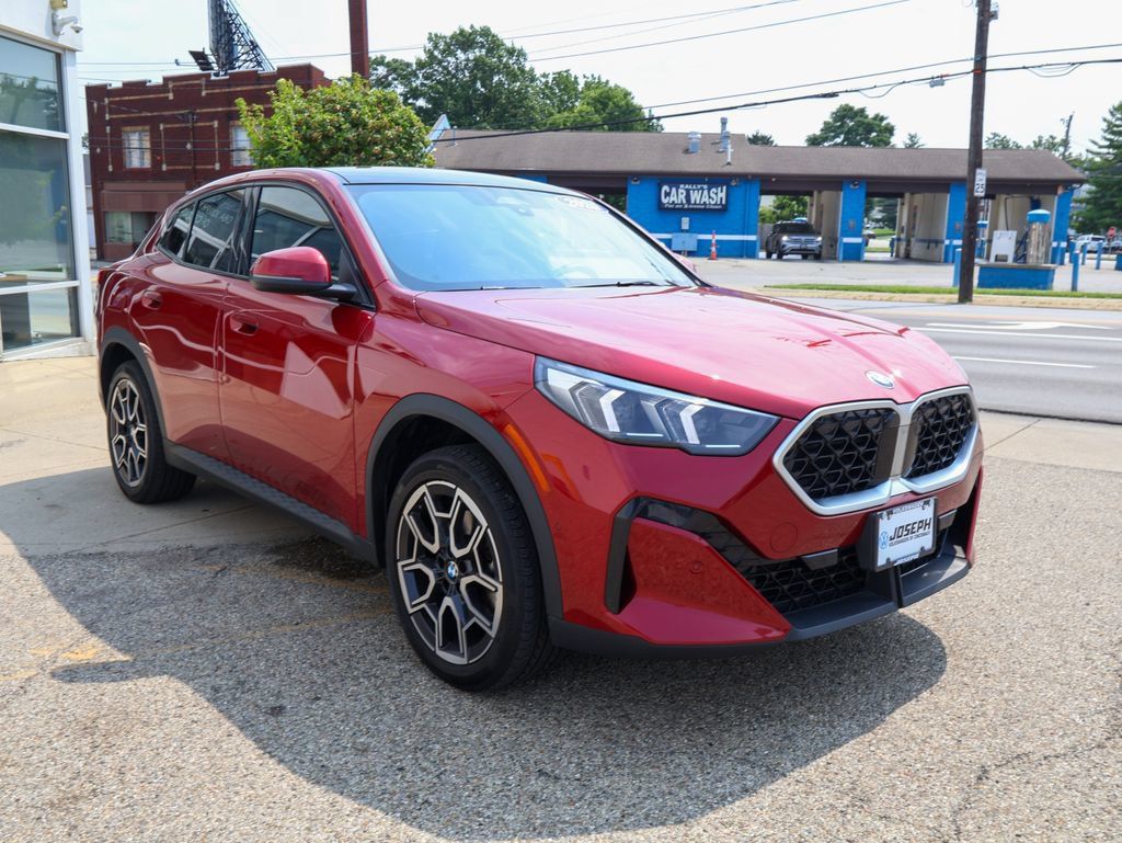 Used 2026 BMW X2 xDrive28i AWD/4WD image 7