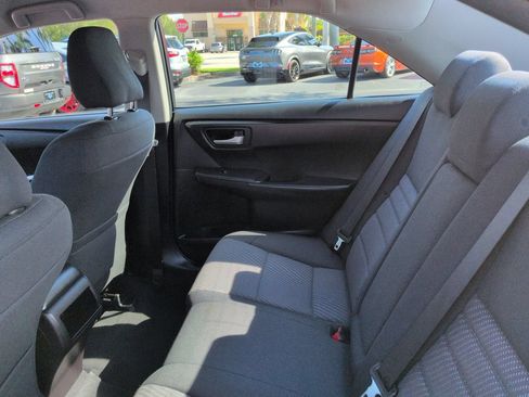 Used 2016 Toyota Camry LE FWD image 12