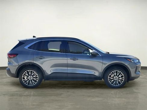 New 2025 Ford Escape SE w/ PHEV Premium Package image 10