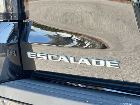 Used 2020 Cadillac Escalade ESV Luxury w/ Escalade Sport Edition RWD image 29
