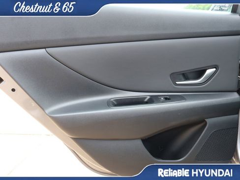 Certified 2024 Hyundai Elantra Limited FWD image 16