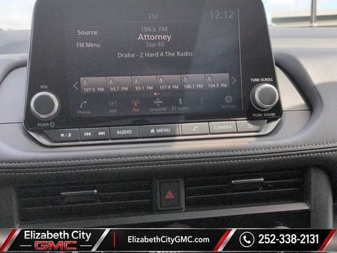 Used 2025 Nissan Rogue SV FWD image 11