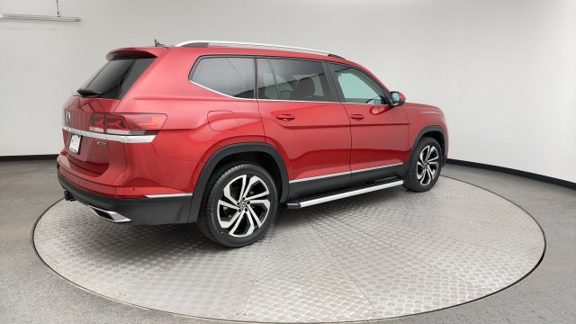 Used 2022 Volkswagen Atlas SEL AWD/4WD image 2