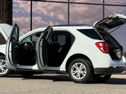 Used 2017 Chevrolet Equinox LT w/ Convenience Package FWD image 29