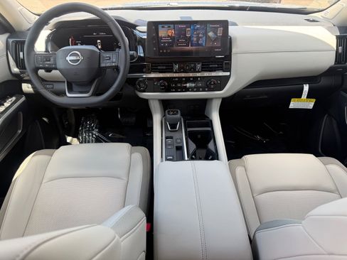 New 2026 Nissan Pathfinder SL FWD image 26