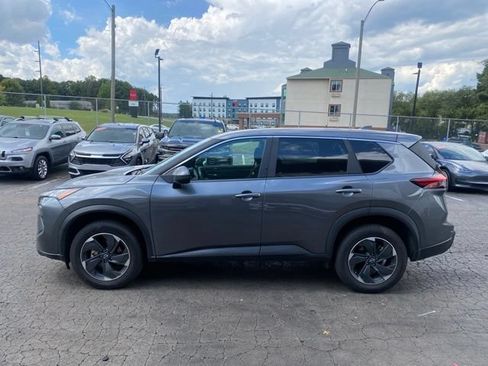 Used 2025 Nissan Rogue SV AWD/4WD image 8