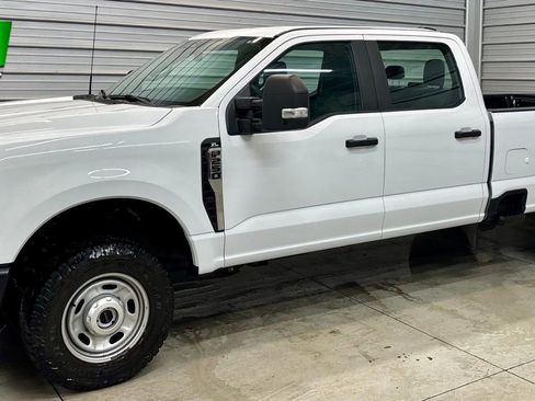 Used 2023 Ford F250 XL image 1