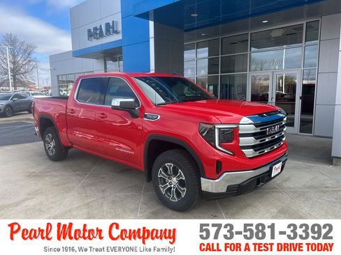 New 2026 GMC Sierra 1500 SLE image 1