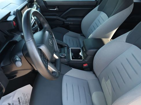 Used 2024 Toyota Tacoma TRD Sport image 15