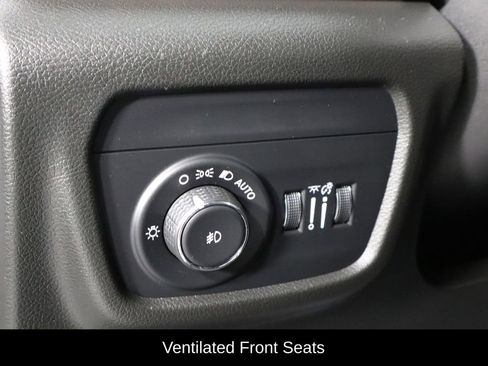 Used 2023 Jeep Grand Cherokee Limited w/ Luxury Tech Group II AWD/4WD image 24
