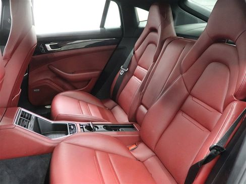 Used 2019 Porsche Panamera 4 image 9