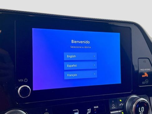 Used 2023 Toyota Highlander XSE FWD image 12