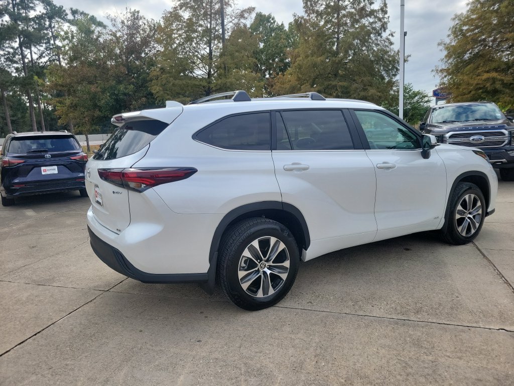 Certified 2026 Toyota Highlander XLE AWD/4WD image 8