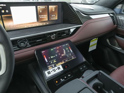 New 2026 INFINITI QX80 Autograph w/ Premium Cargo Package image 9