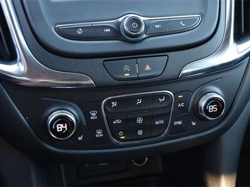 Used 2024 Chevrolet Equinox LT image 19