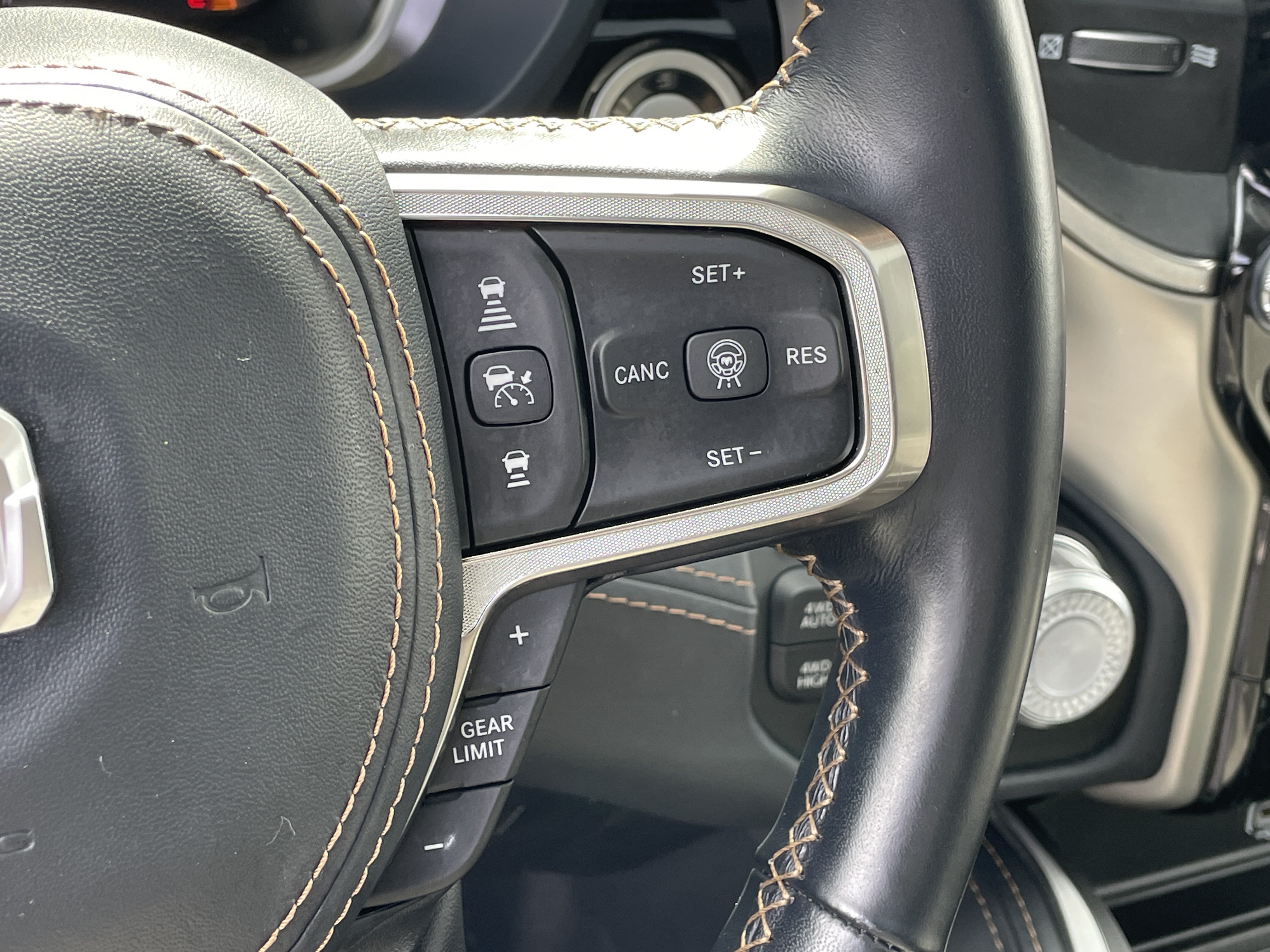 Used 2025 RAM 1500 Tungsten AWD/4WD image 19