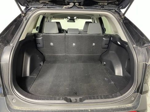 Used 2022 Toyota RAV4 XLE AWD/4WD image 13