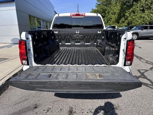 Used 2023 Chevrolet Colorado LT w/ LT Convenience Package II AWD/4WD image 7