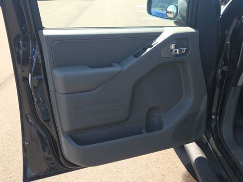 Used 2019 Nissan Frontier SL RWD image 20